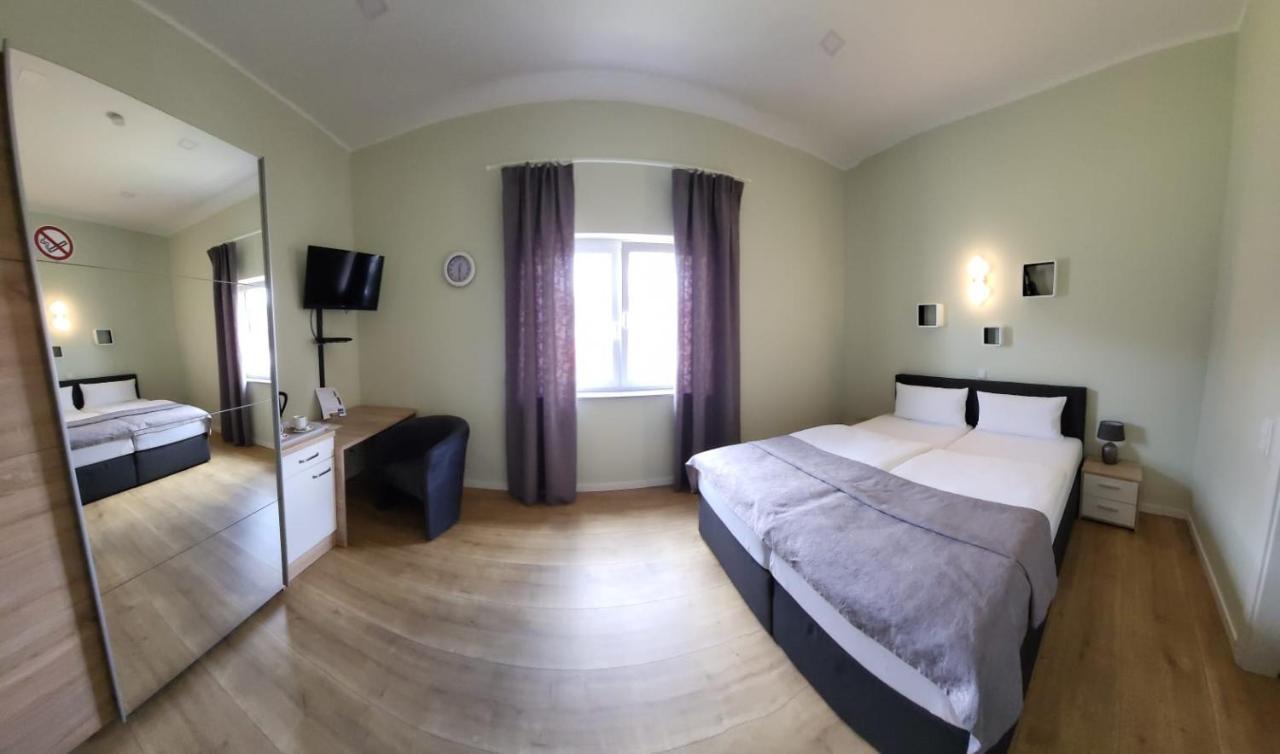 Lutz Motel Paderborn Exterior foto
