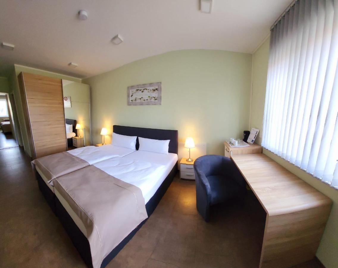 Lutz Motel Paderborn Exterior foto